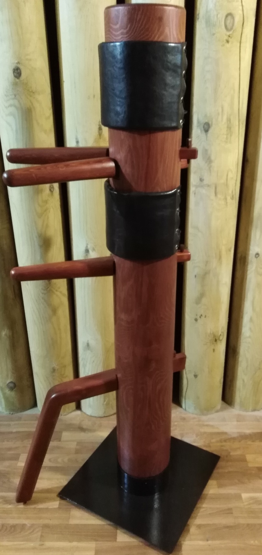 манекен на опоре